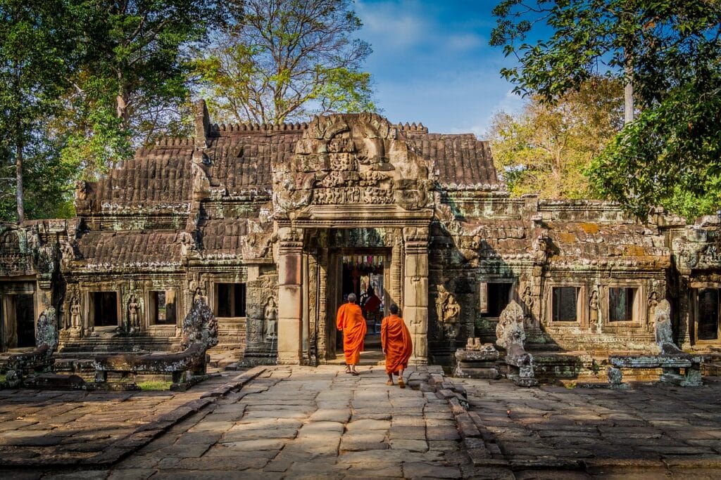 Découvrir Angkor Wat avec un guide est très enrichissant.