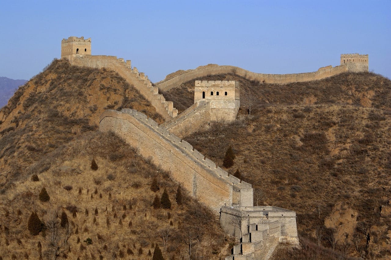 Explorez la cité perdue et la Grande Muraille