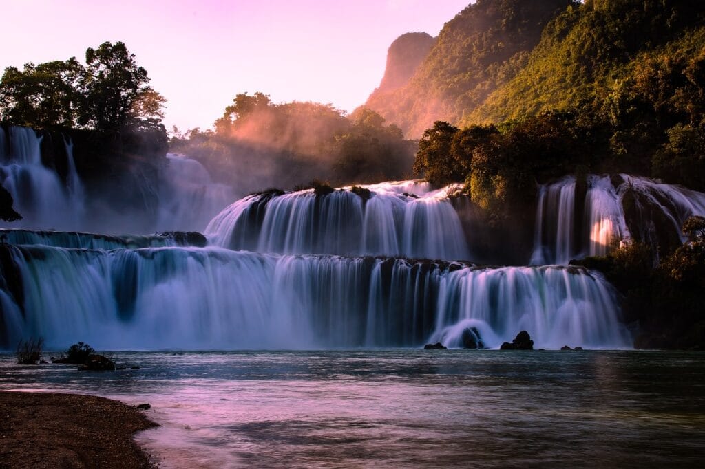 Cascades de Shifen en pleine forêt